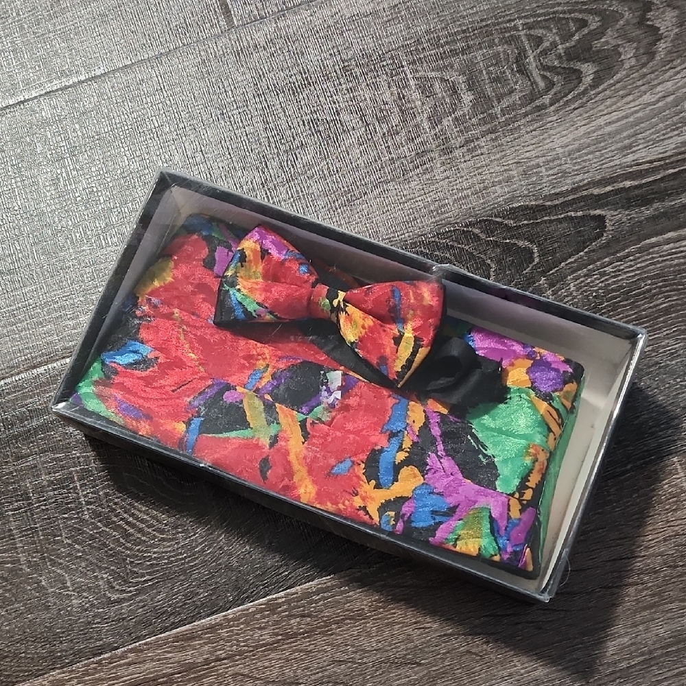 🎉 Colorful Abstract Bow Tie and Cummerbund Set 🎉